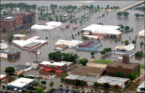 Lụt lớn nhấn chìm vùng Trung tây nước Mỹ